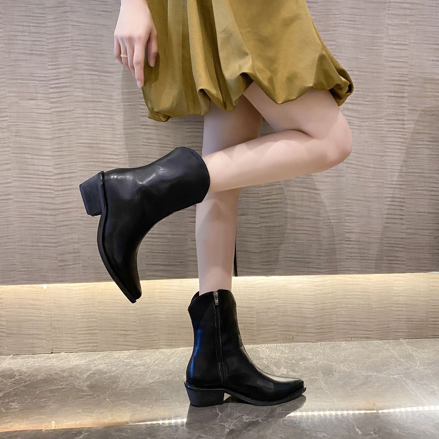Spring And Autumn Models Pointed Toe Mid-tube Thick Heel Martin Boots